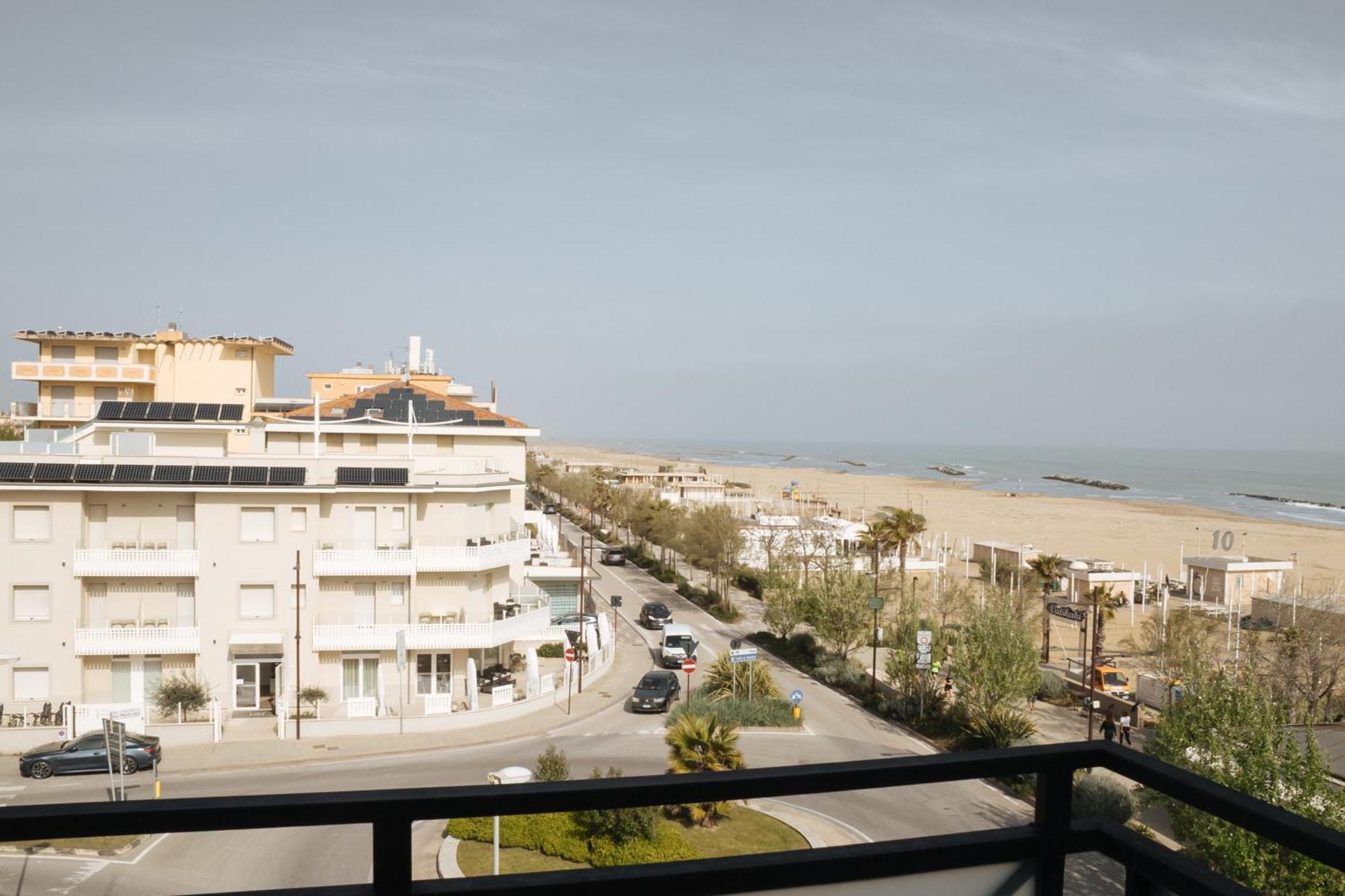 Gabbiano Apartments Rimini Eksteriør bilde