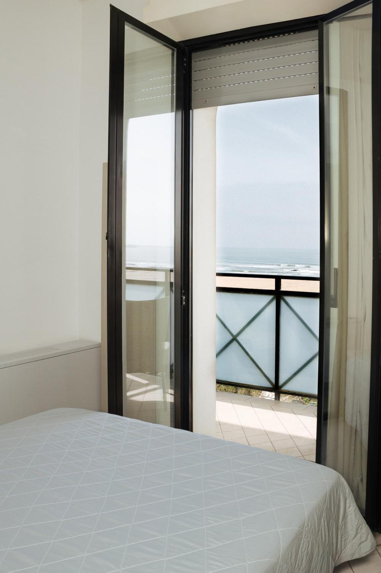 Gabbiano Apartments Rimini Eksteriør bilde