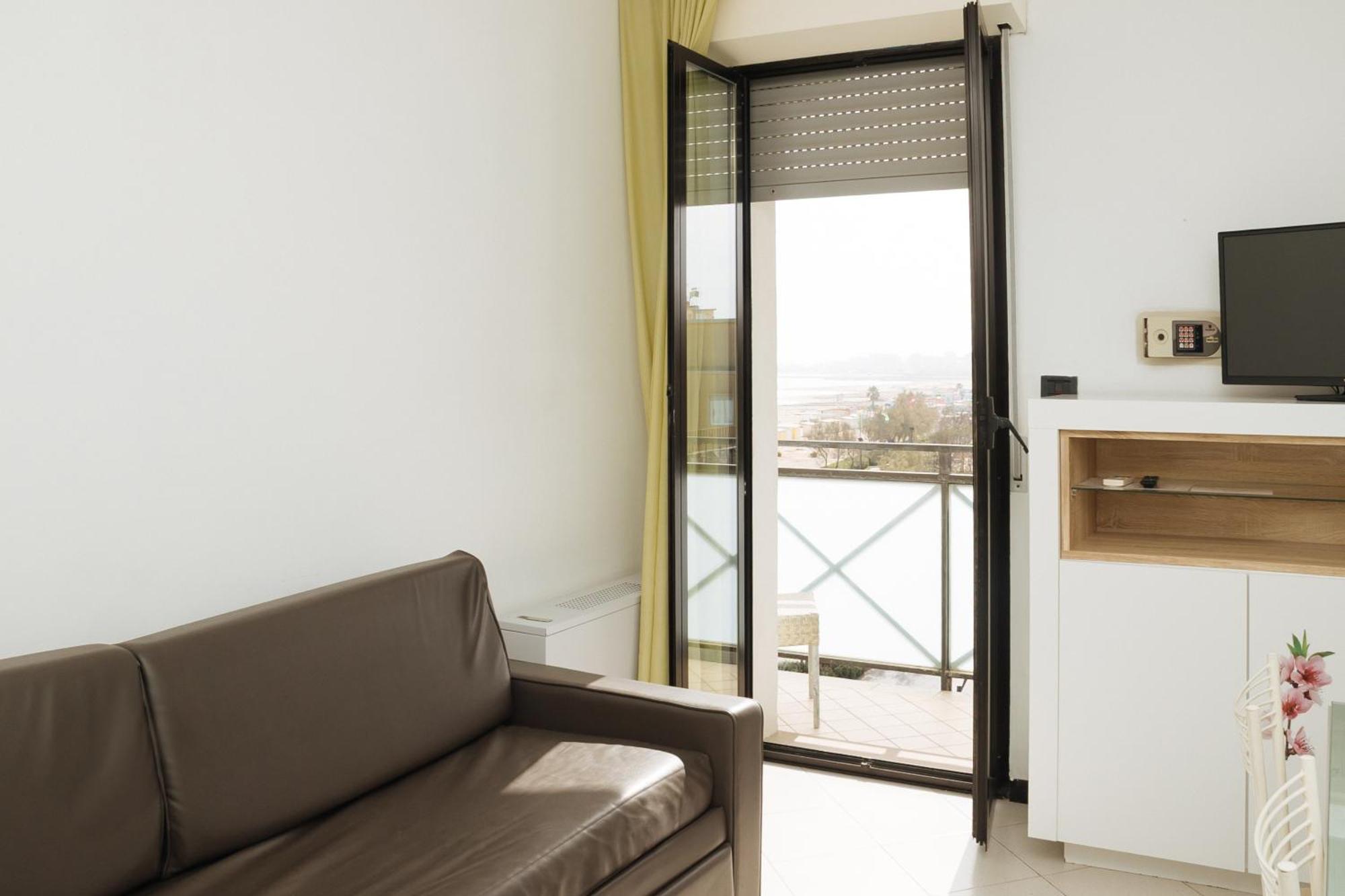 Gabbiano Apartments Rimini Eksteriør bilde